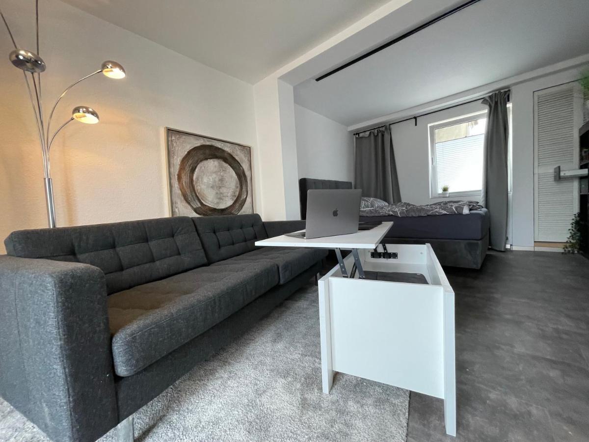 Apartment Gleis 11 - Kontaktloser 24-7 Check-i, Boxpringbett, W-lan & Parkplatz Kostenlos *