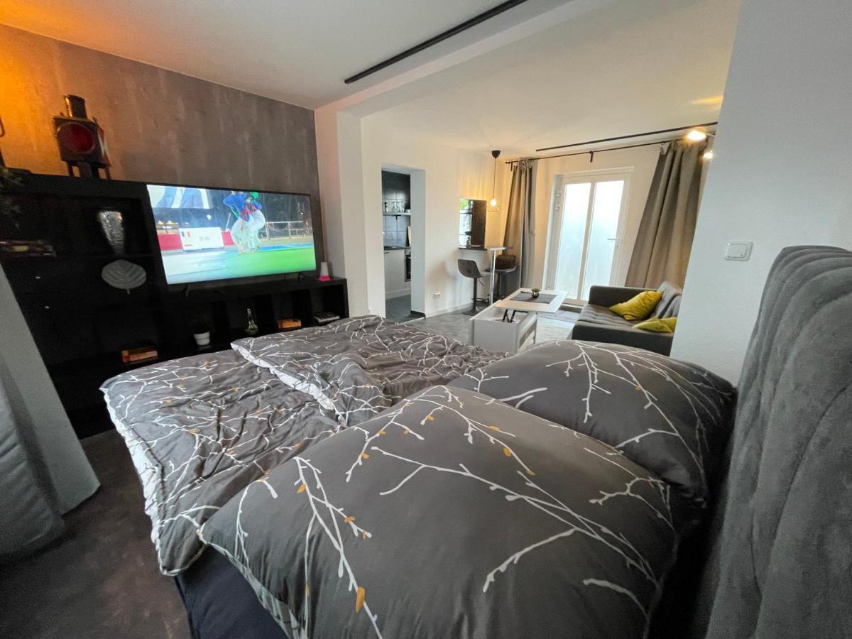 Gleis 11 - Kontaktloser 24-7 Check-i, Boxpringbett, W-lan & Parkplatz Kostenlos Apartment *
