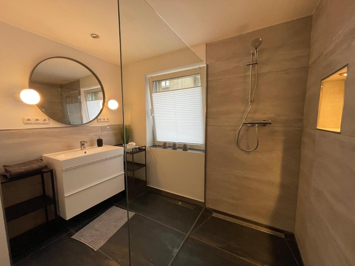 Apartment Gleis 11 - Kontaktloser 24-7 Check-i, Boxpringbett, W-lan & Parkplatz Kostenlos